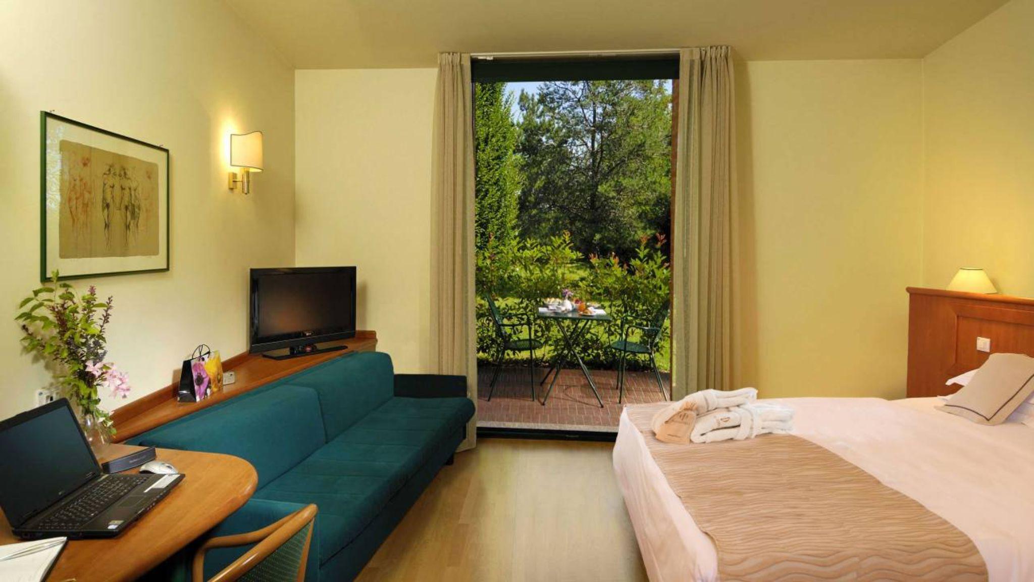 אוצאנו דל'אמיליה Phi Hotel Emilia מראה חיצוני תמונה