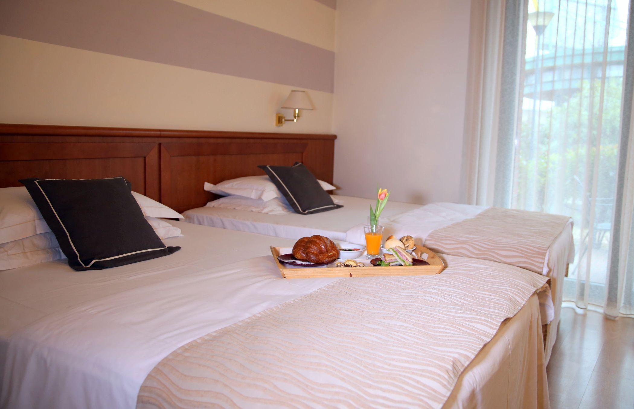 אוצאנו דל'אמיליה Phi Hotel Emilia מראה חיצוני תמונה