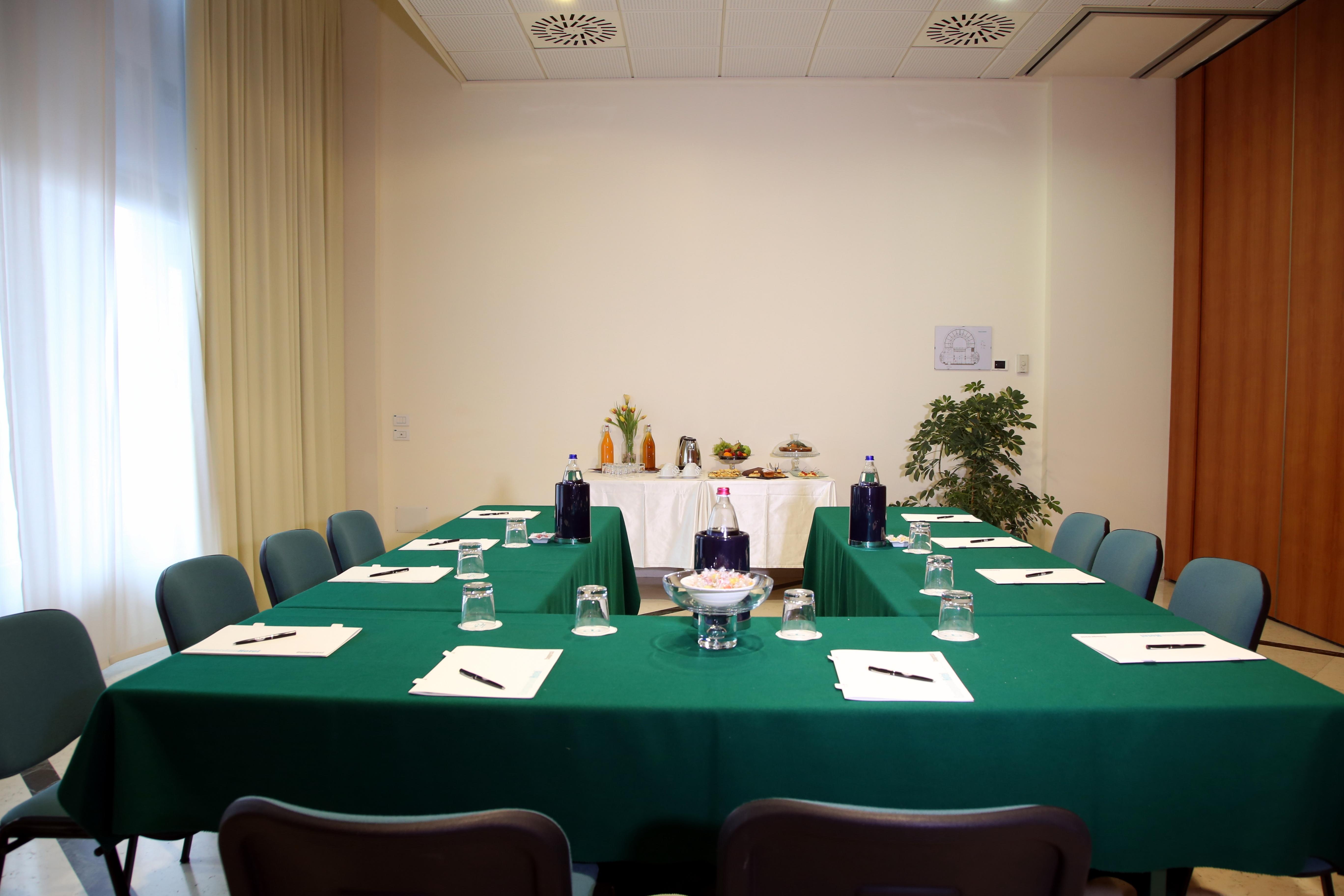 אוצאנו דל'אמיליה Phi Hotel Emilia מראה חיצוני תמונה