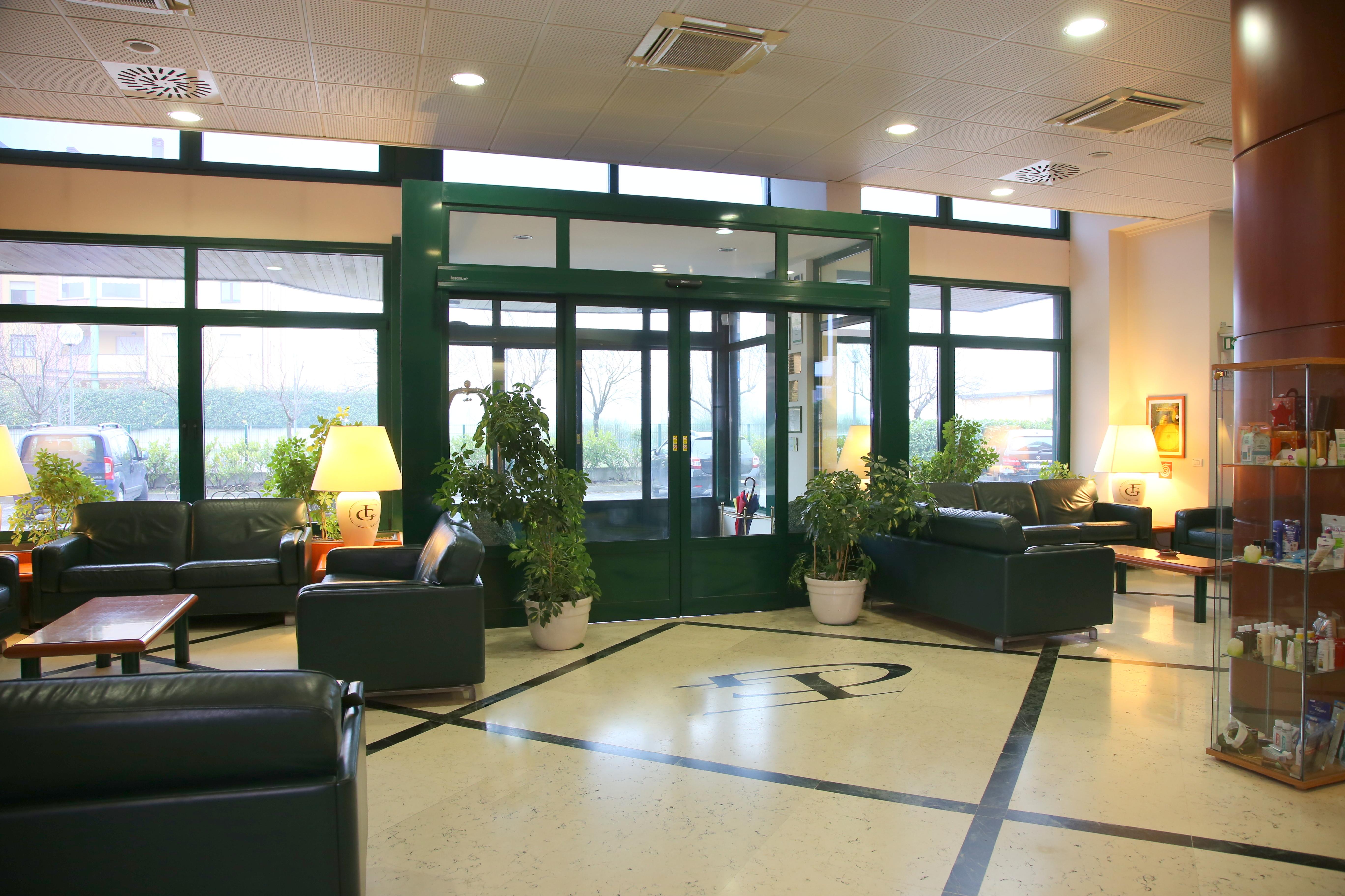 אוצאנו דל'אמיליה Phi Hotel Emilia מראה חיצוני תמונה